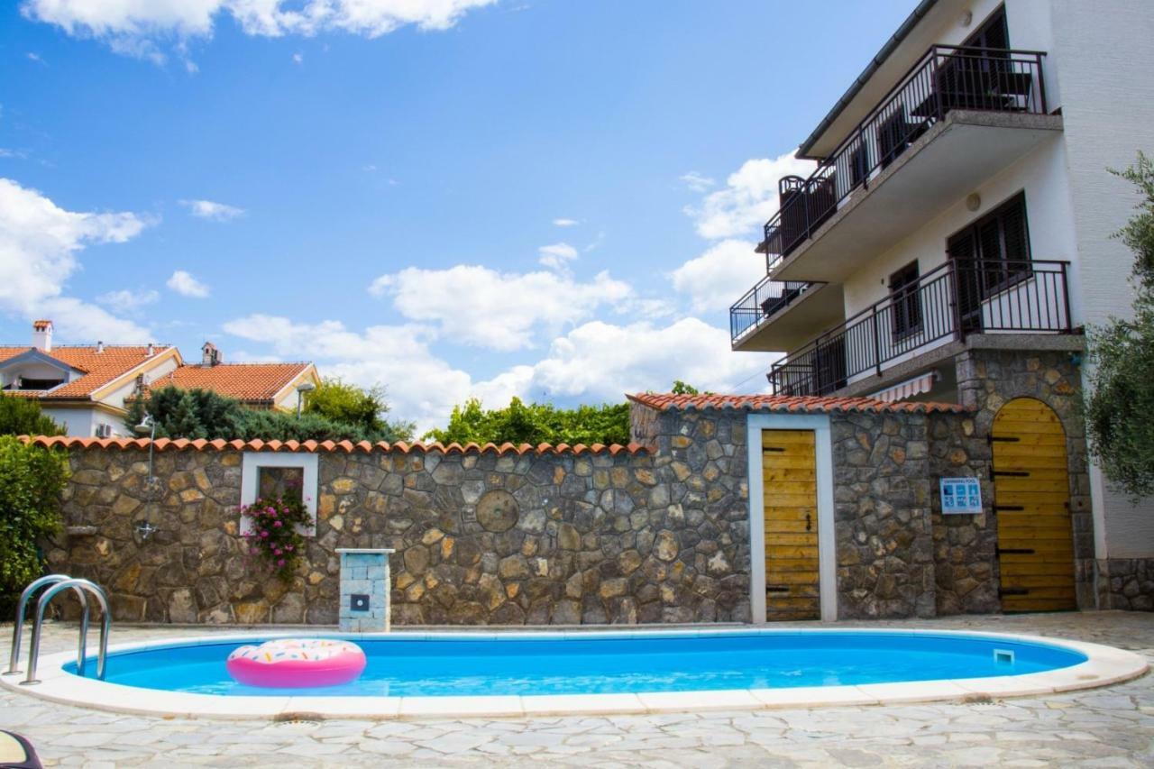 Bubi Apartments Malinska Exterior foto